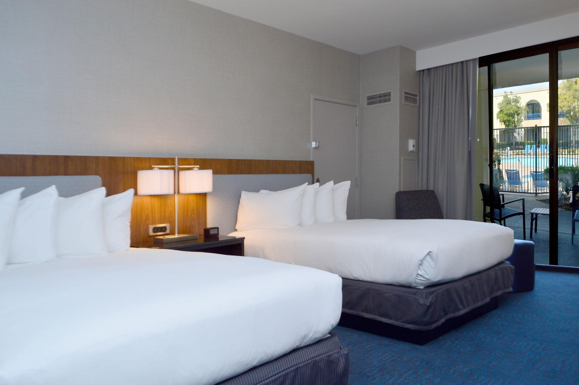 Doubletree By Hilton Newark-Fremont Hotel Ngoại thất bức ảnh