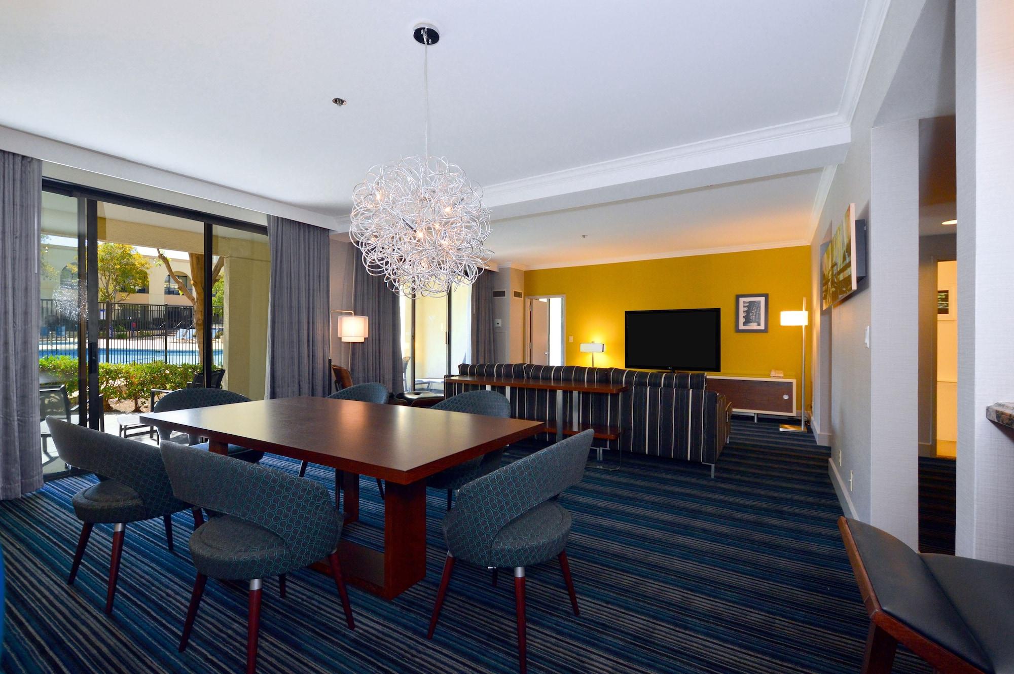 Doubletree By Hilton Newark-Fremont Hotel Ngoại thất bức ảnh