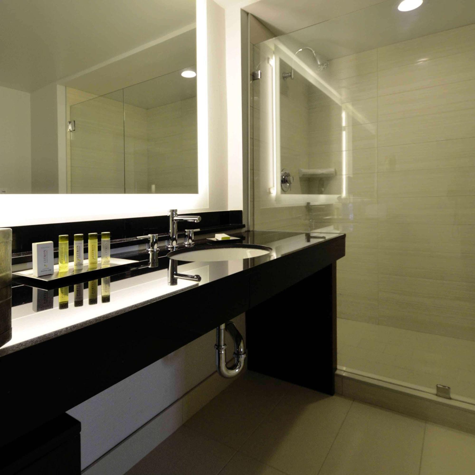 Doubletree By Hilton Newark-Fremont Hotel Ngoại thất bức ảnh