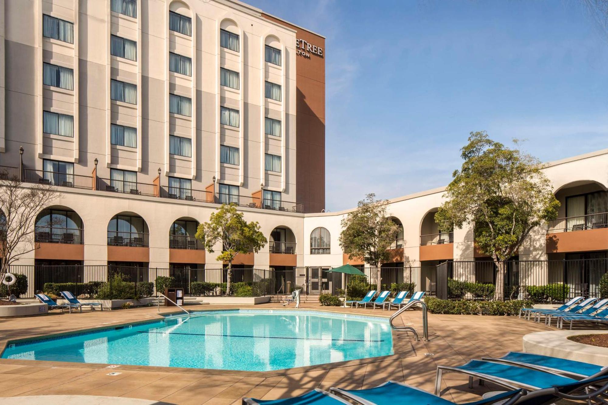 Doubletree By Hilton Newark-Fremont Hotel Ngoại thất bức ảnh