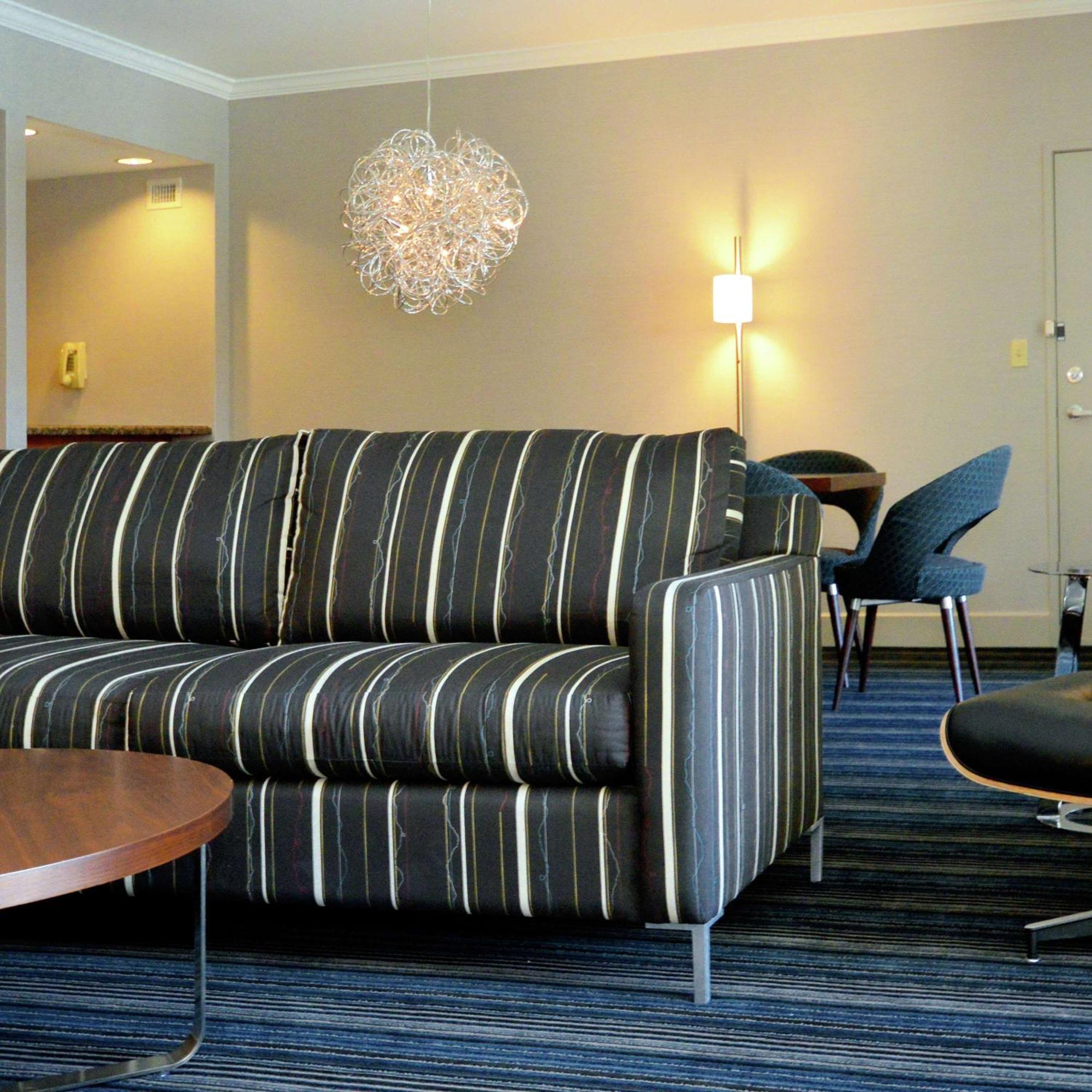 Doubletree By Hilton Newark-Fremont Hotel Ngoại thất bức ảnh